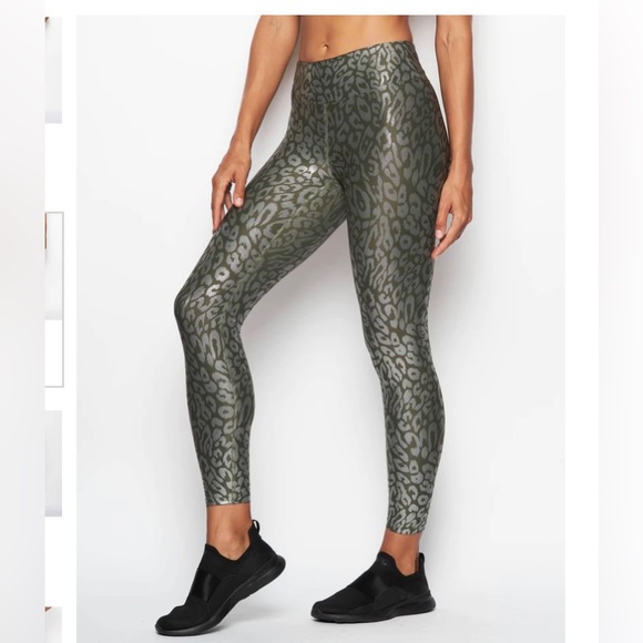 Heroine Sport workout/athletic set sport bra and leggings - Picture 2 of 7